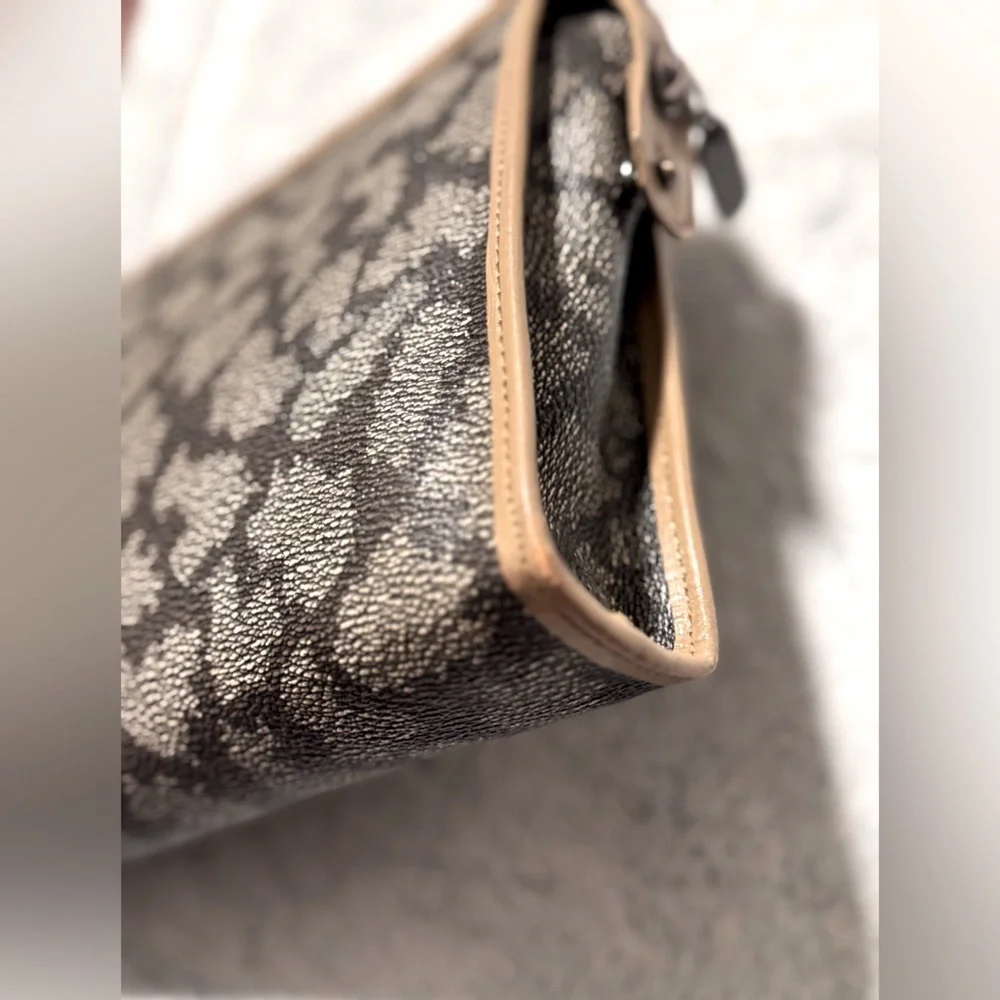 Yves Saint Laurent Vintage Clutch - Picture 14 of 14